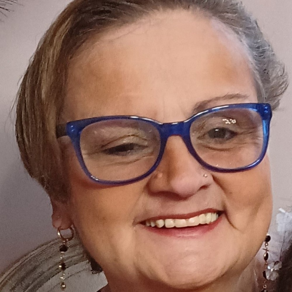 Meet your Posher, Connie